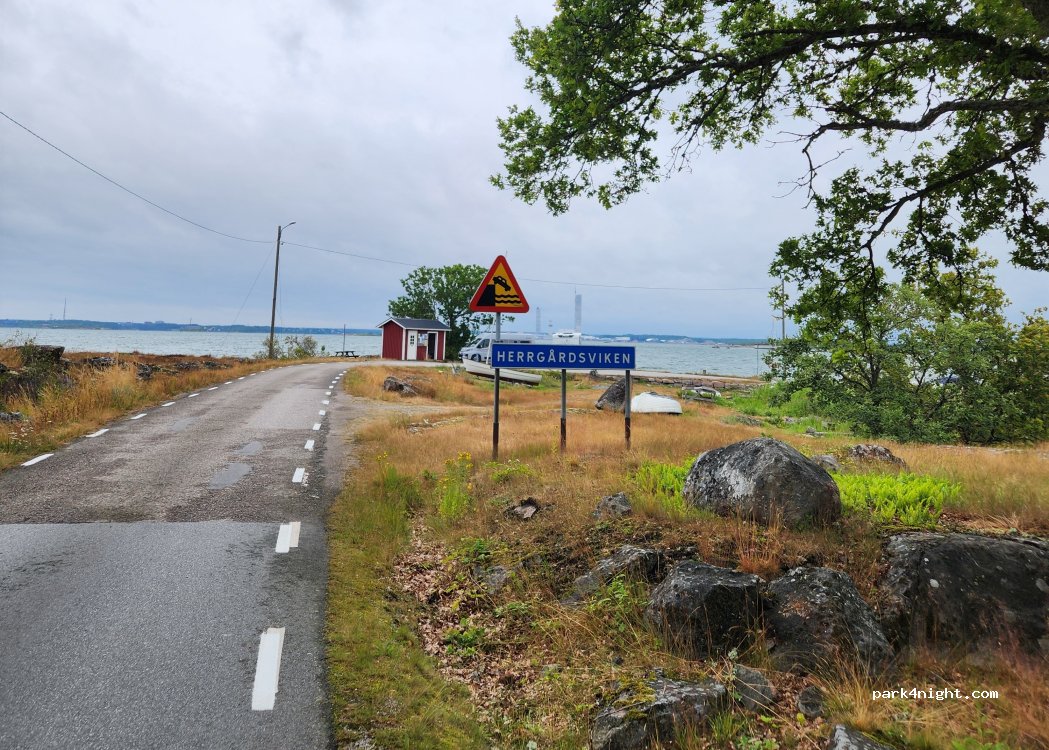 (373 63) Tjurkö - Herrgårdsviksvägen 22 — foto 4