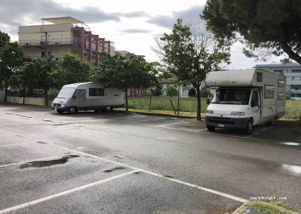(33054) Lignano Sabbiadoro - 27 Via Ranuncolo — foto