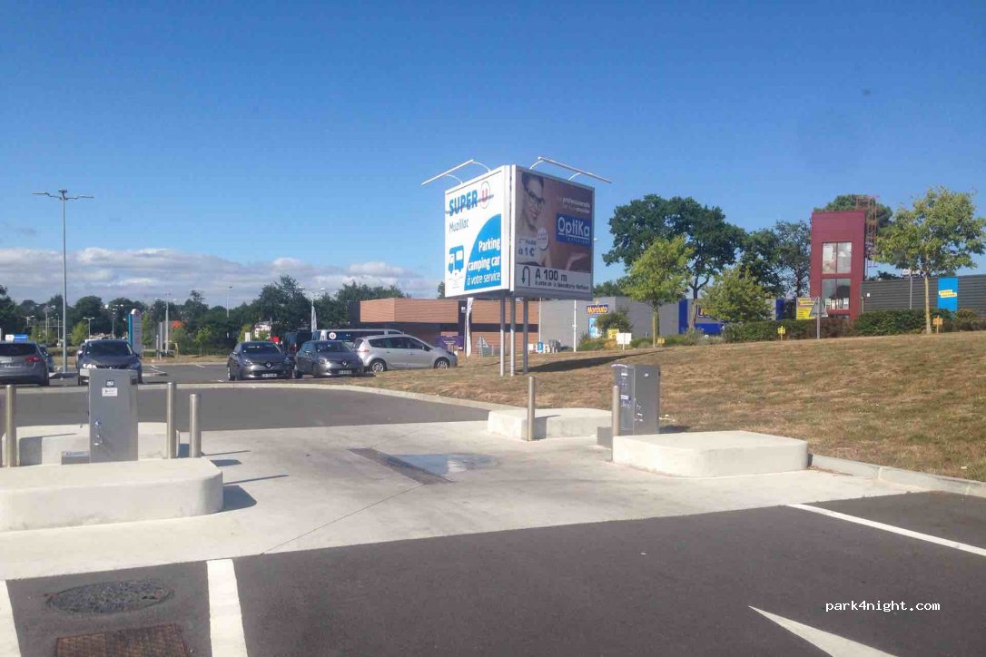 (56190) Ambon - Rue des Silènes — foto 2