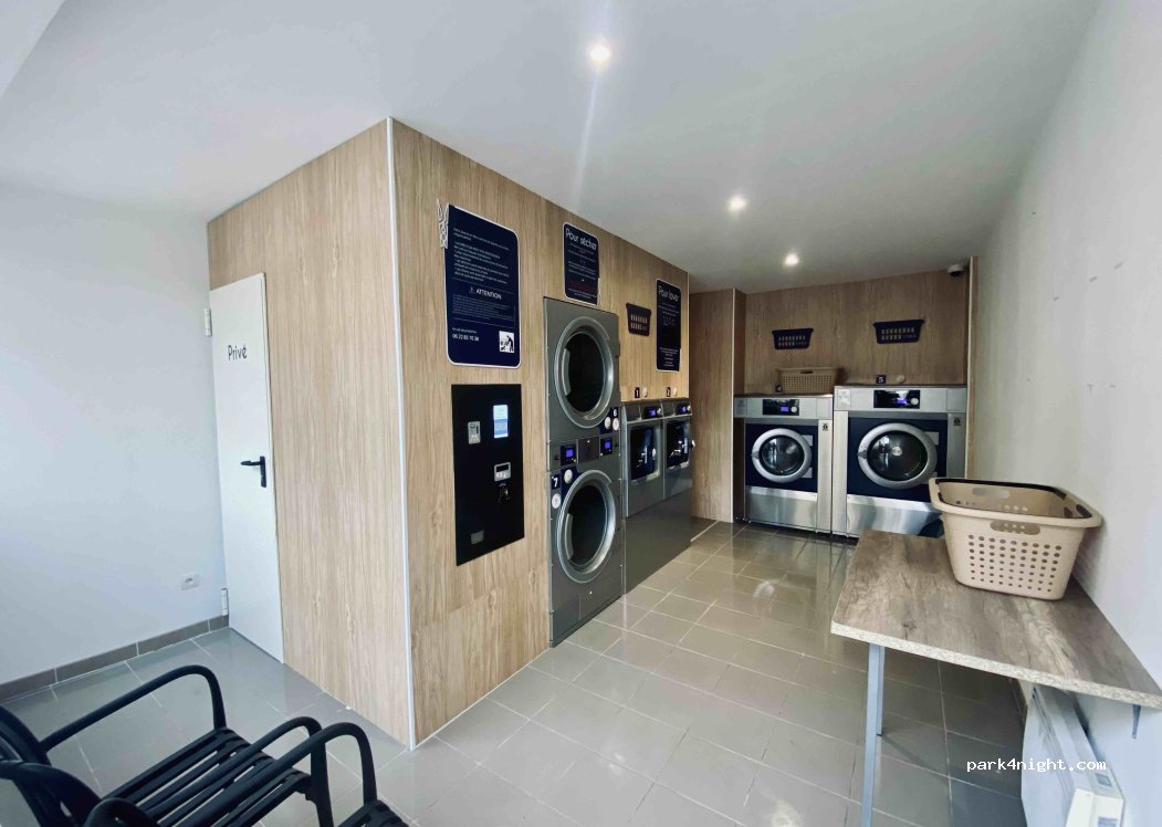 (69420) Condrieu - 28 Grande Rue — foto