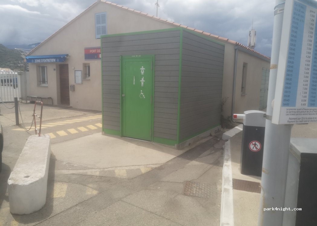 (20217) Saint-Florent - 1 Rue des Sauveteurs en Mer — foto