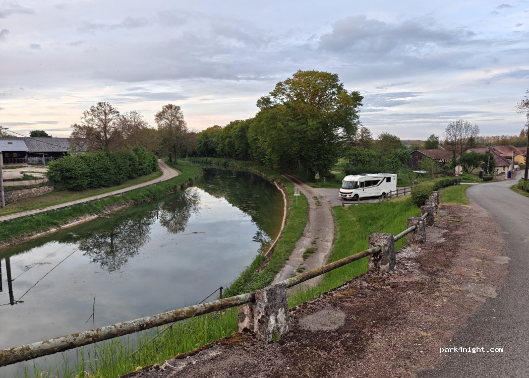 (21610) Pouilly-sur-Vingeanne - 4 Rue de Fontaine — foto 3