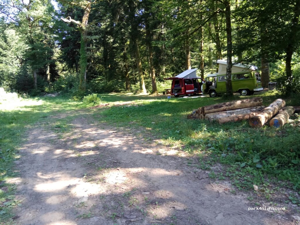 (39570) Baume-les-Messieurs - D4 — foto