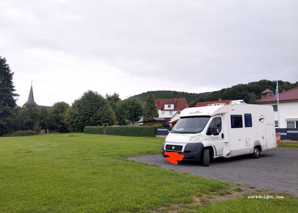 (37284) Waldkappel - 6 Am Sportplatz — foto