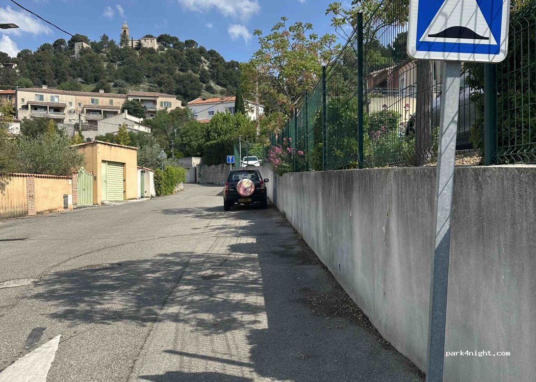(13190) Allauch - 36 Chemin du Guéridon — foto
