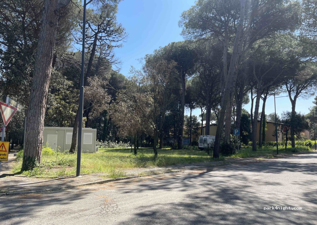 (48123) Marina Romea - 92 Viale degli Ippocastani — foto