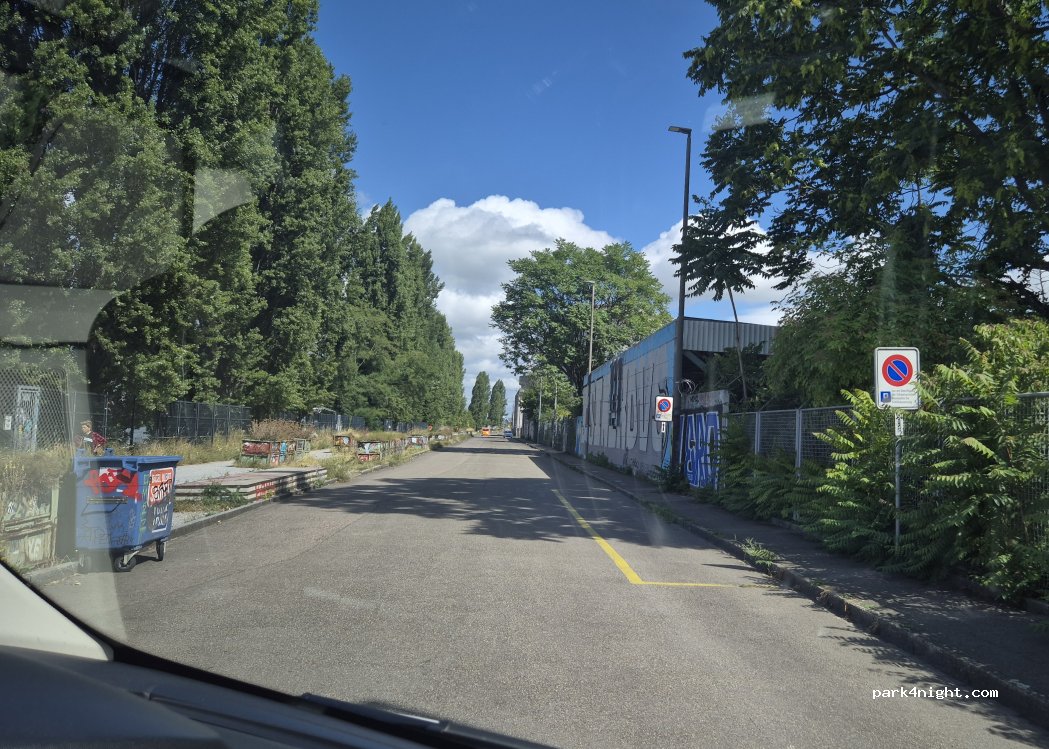 (4057) Basel - 1 Uferstrasse — foto