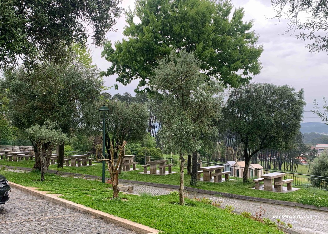 (4775-175) Monte de Fralães - 263 Terreiro de Nossa Senhora de Saúde — foto 3