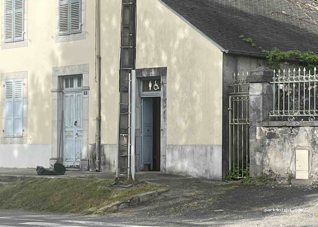 (64800) Lestelle-Bétharram - 15 Avenue de Bétharram — foto