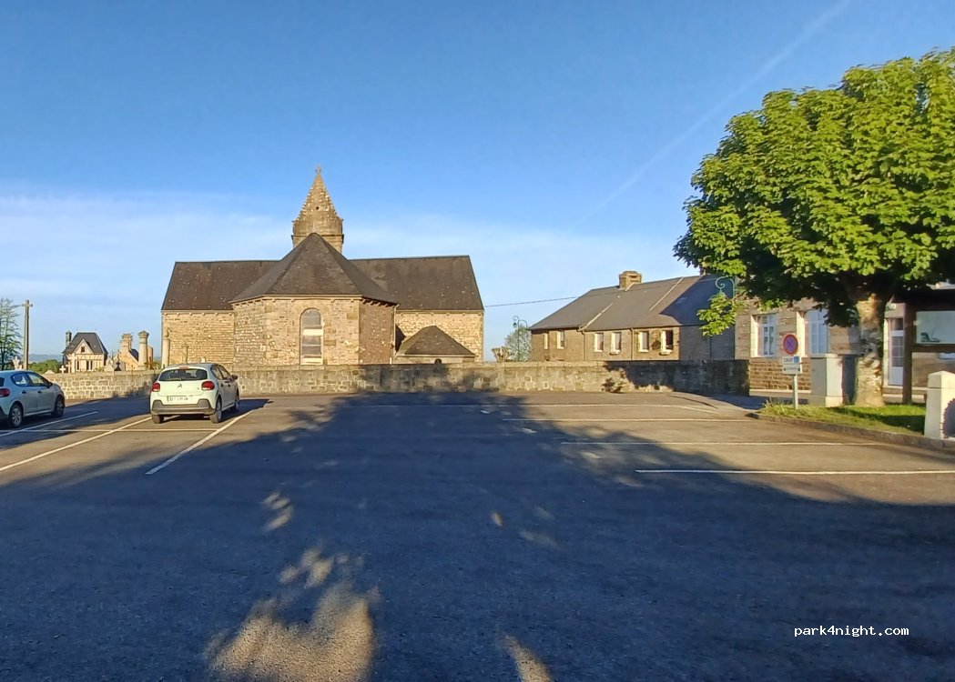 (50670) Saint-Michel-de-Montjoie - 52 Rue de L'eglise Saint-Michel — foto