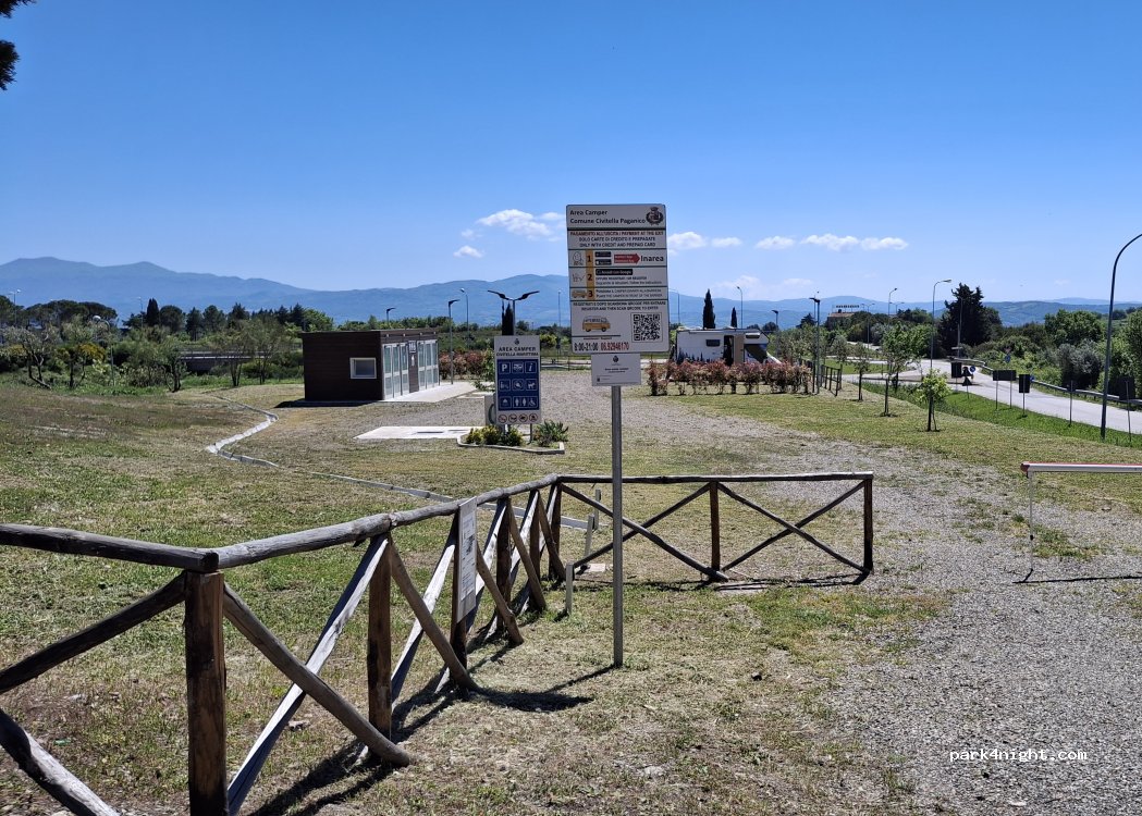 Area sosta camper Civitella Paganico — foto 2