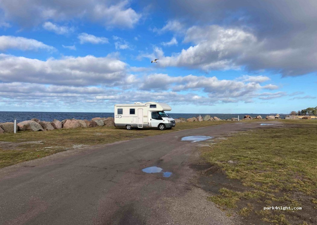 (387 31) Borgholm - 9 Hamnvägen — foto