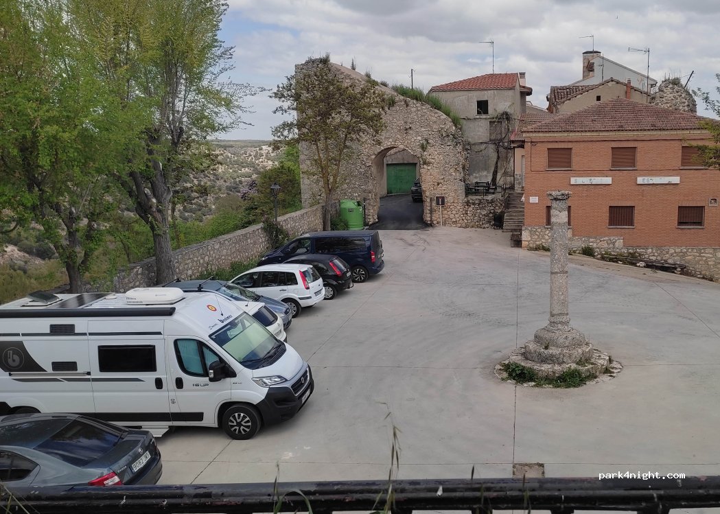 (19412) Fuentes de la Alcarria - 6-4 Plaza Nueva — foto