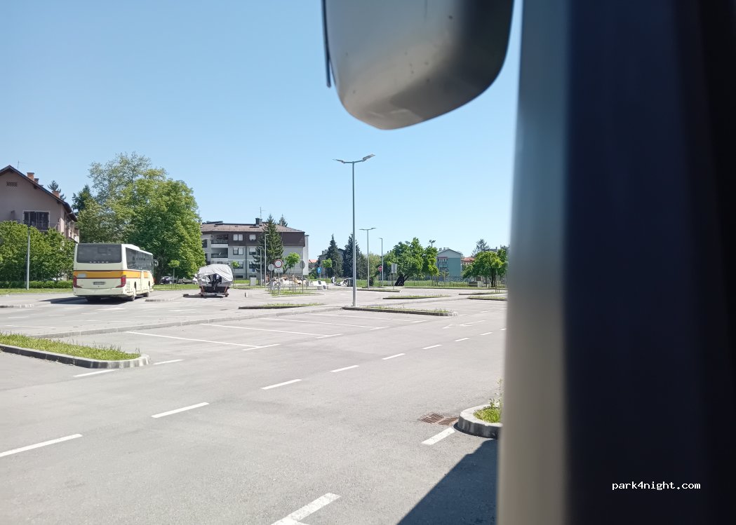 (10450) Jastrebarsko - 30 Ulica Zrinsko Frankopanska — foto 2