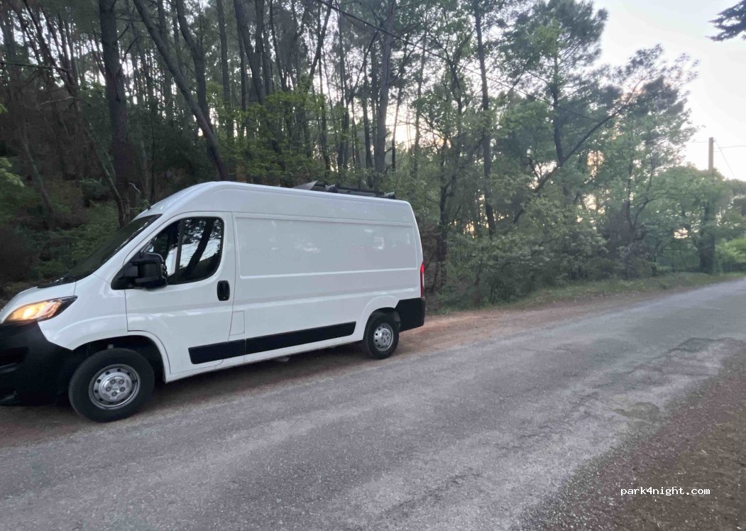 (84400) Rustrel - 87 Chemin d'Istrane — foto