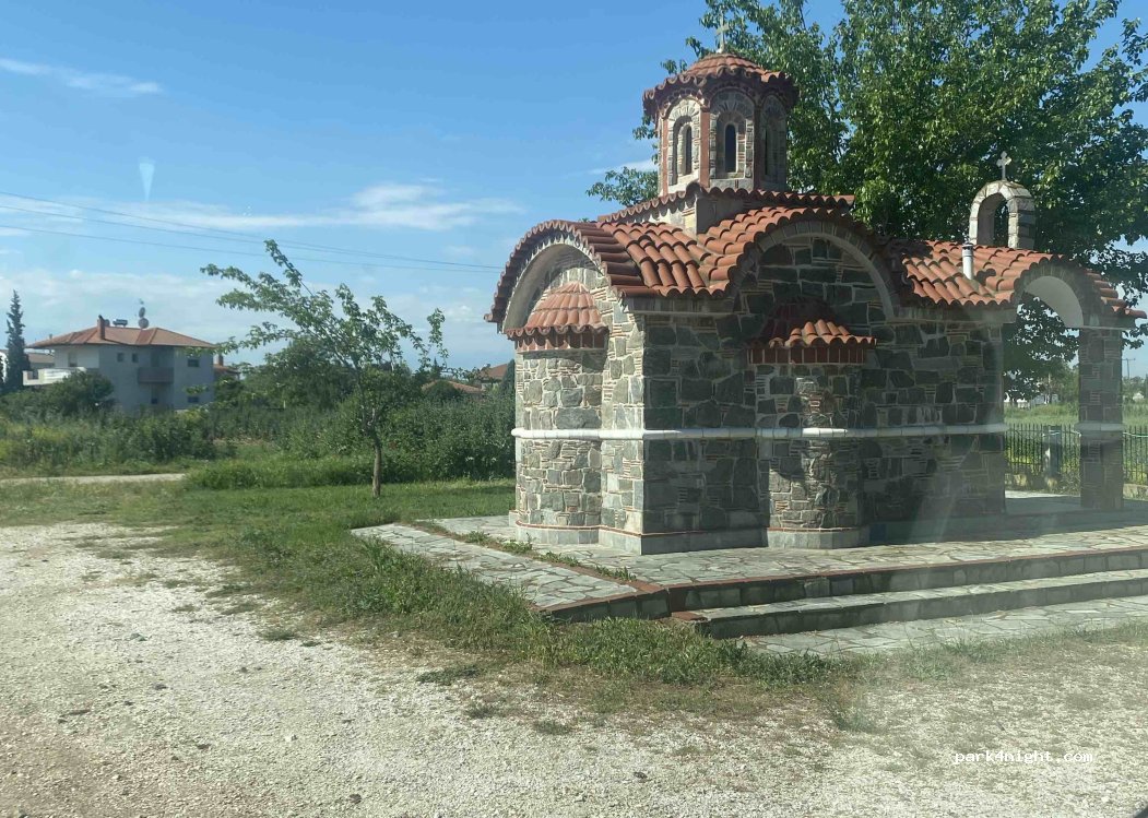 (570 11) Pikrolimni - Unnamed Road — foto