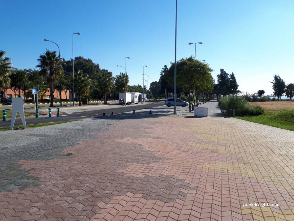 (21001) Huelva - 22 Avenida Francisco Montenegro — foto