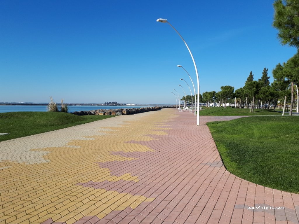 (21001) Huelva - 22 Avenida Francisco Montenegro — foto 2