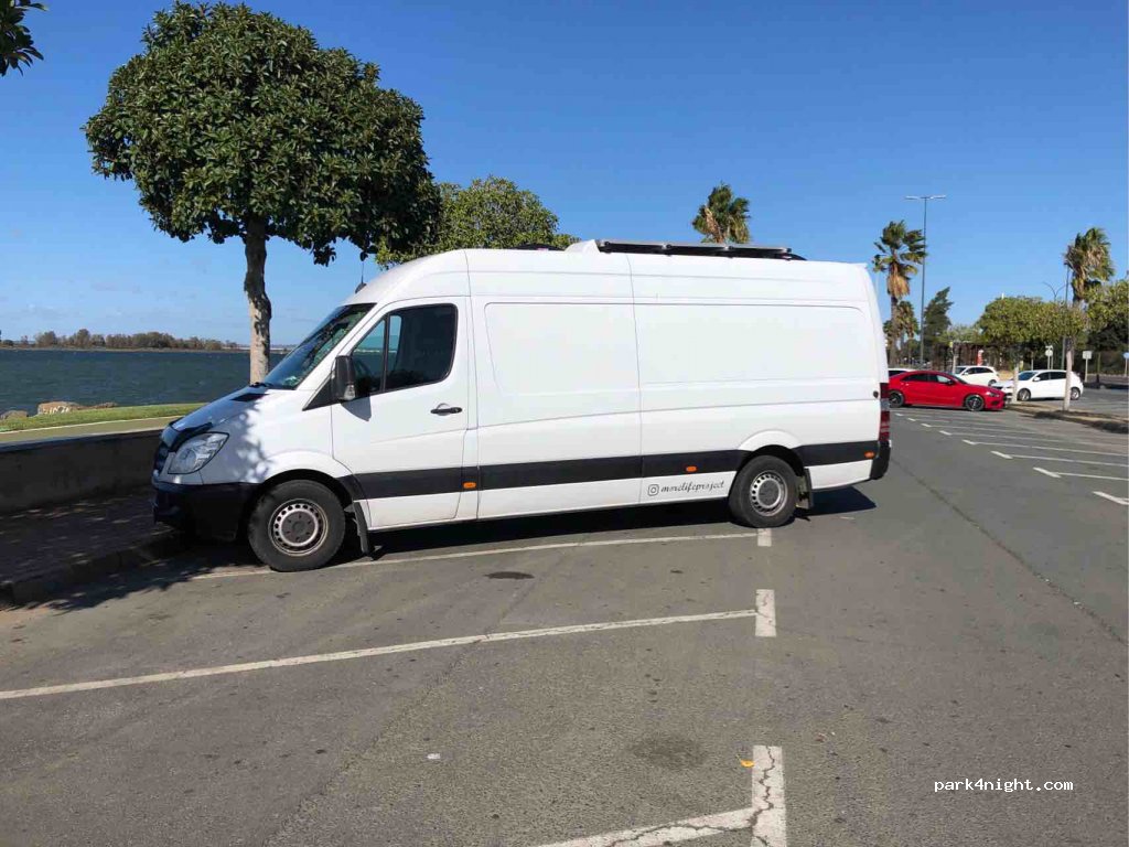 (21001) Huelva - 22 Avenida Francisco Montenegro — foto 3