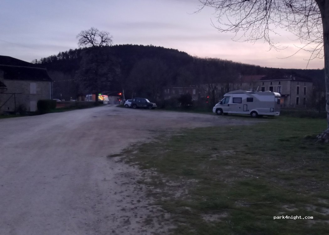 (47500) Sauveterre-la-Lémance - D710 — foto 2
