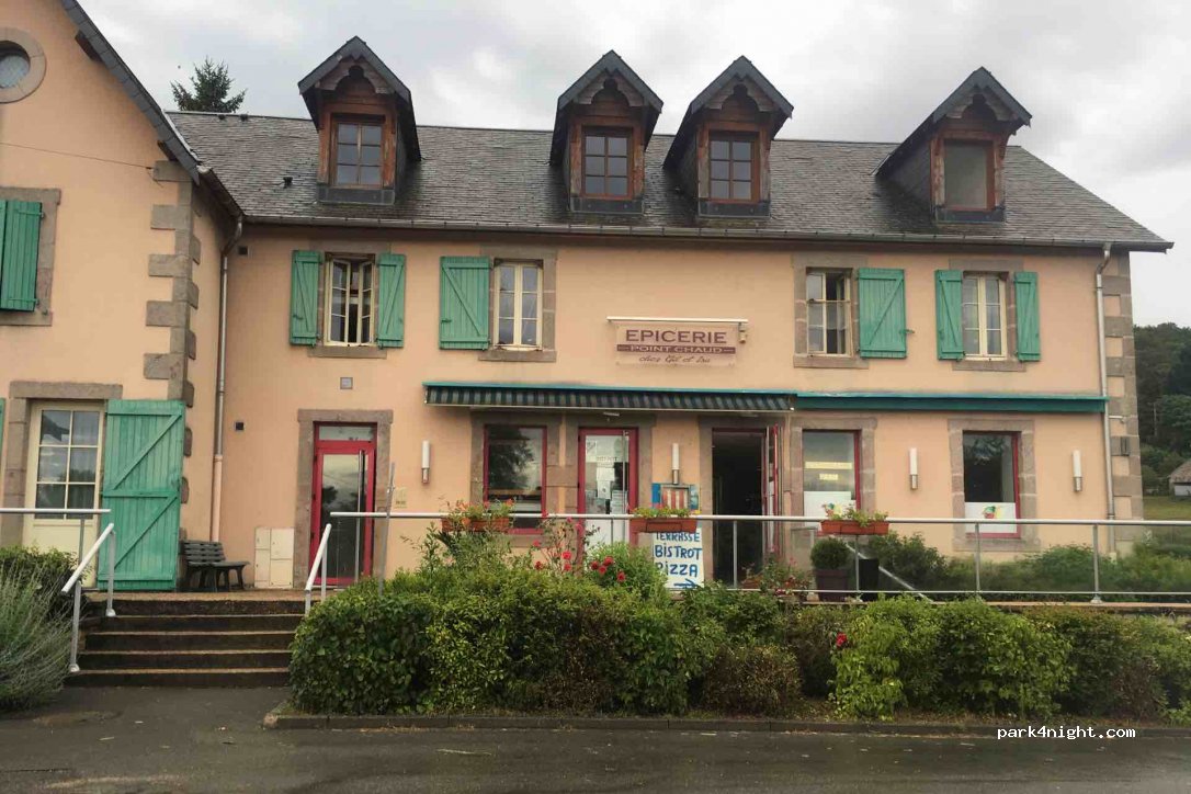 (71320) Charbonnat - Le Bourg — foto 2