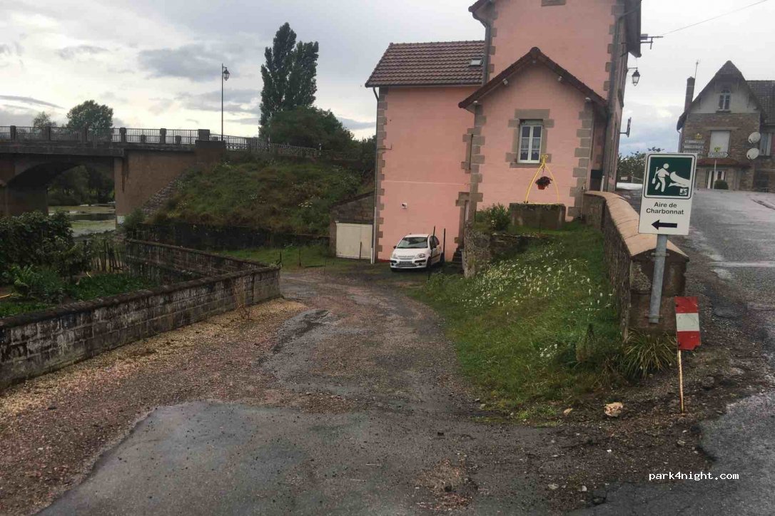 (71320) Charbonnat - Le Bourg — foto 4
