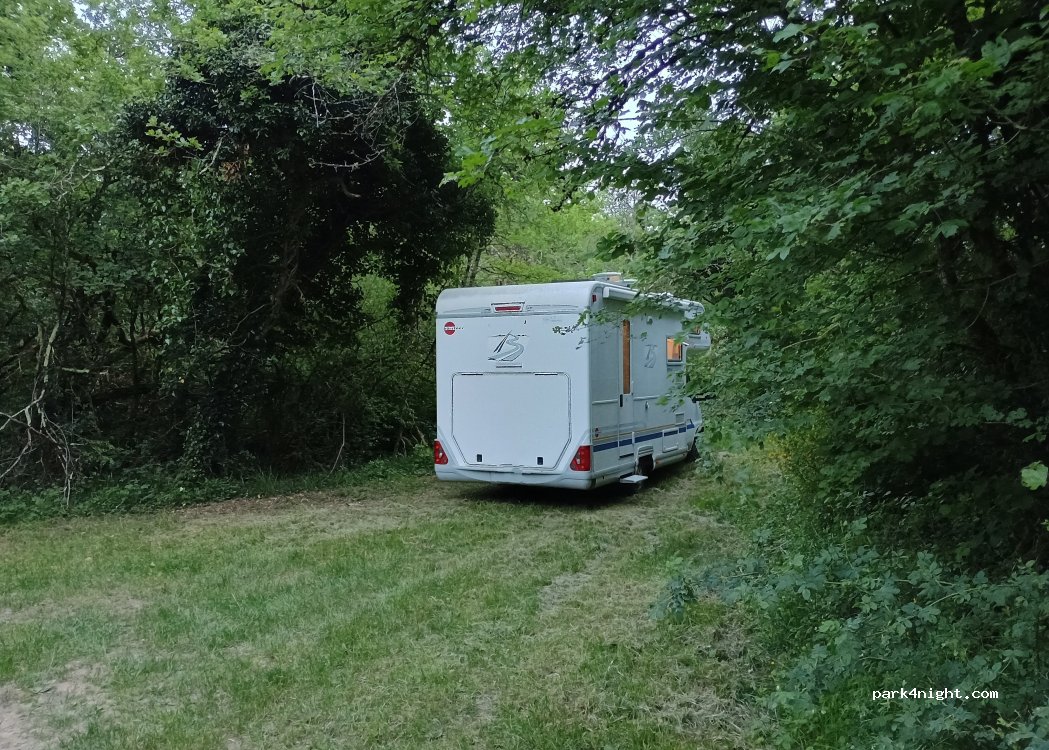 (71260) Saint-Gengoux-de-Scissé - D487 — foto