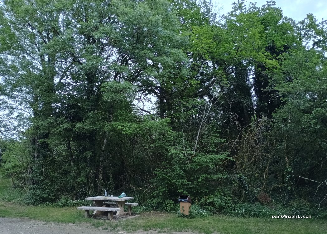 (71260) Saint-Gengoux-de-Scissé - D487 — foto 2