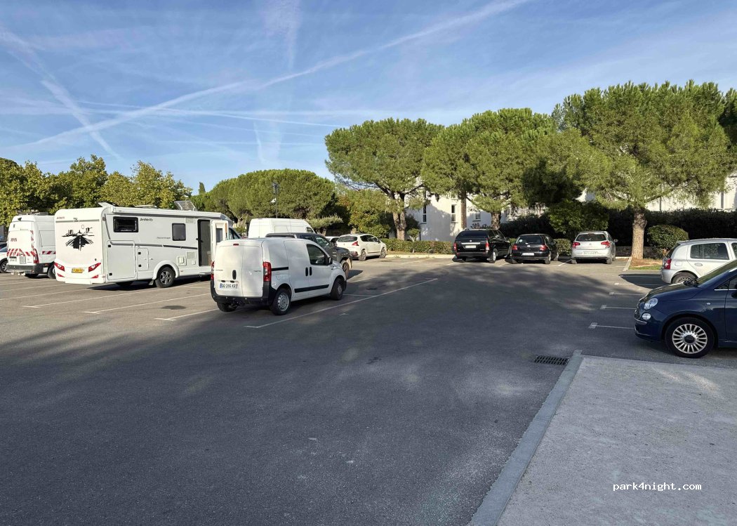 (30320) Saint-Gervasy - Place du Marché — foto 3