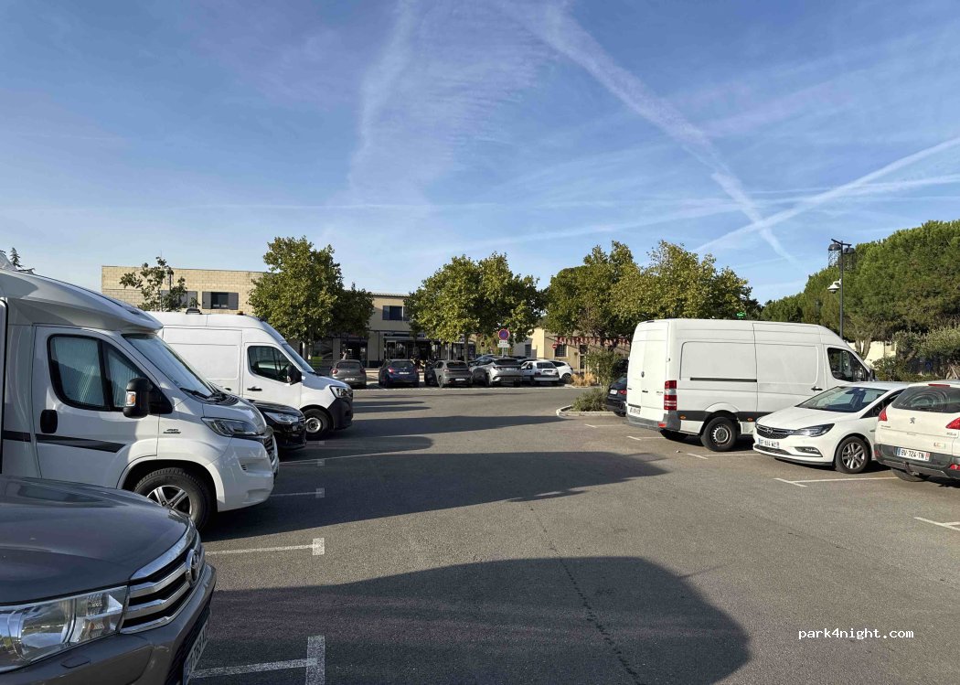 (30320) Saint-Gervasy - Place du Marché — foto 4