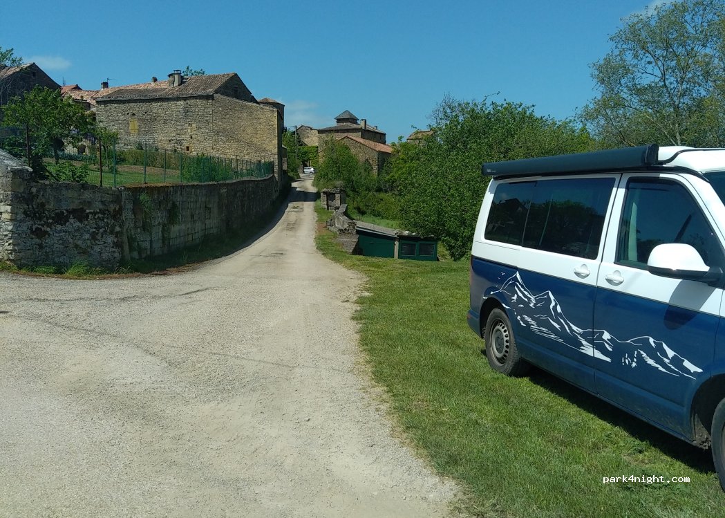 (12490) Saint-Rome-de-Cernon - Unnamed road — foto