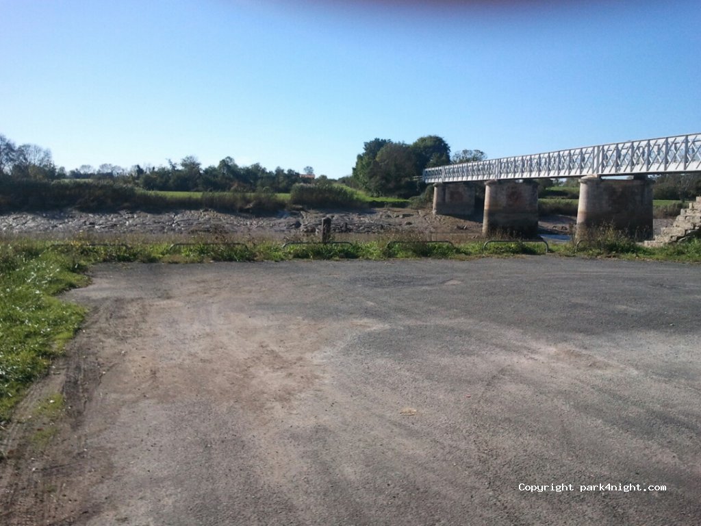 (17430) Cabariot - Unnamed Road — foto
