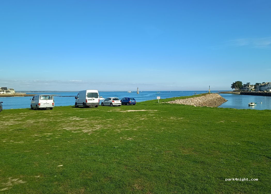 (29750) Loctudy - 13 Quai de Pen ar Veur — foto