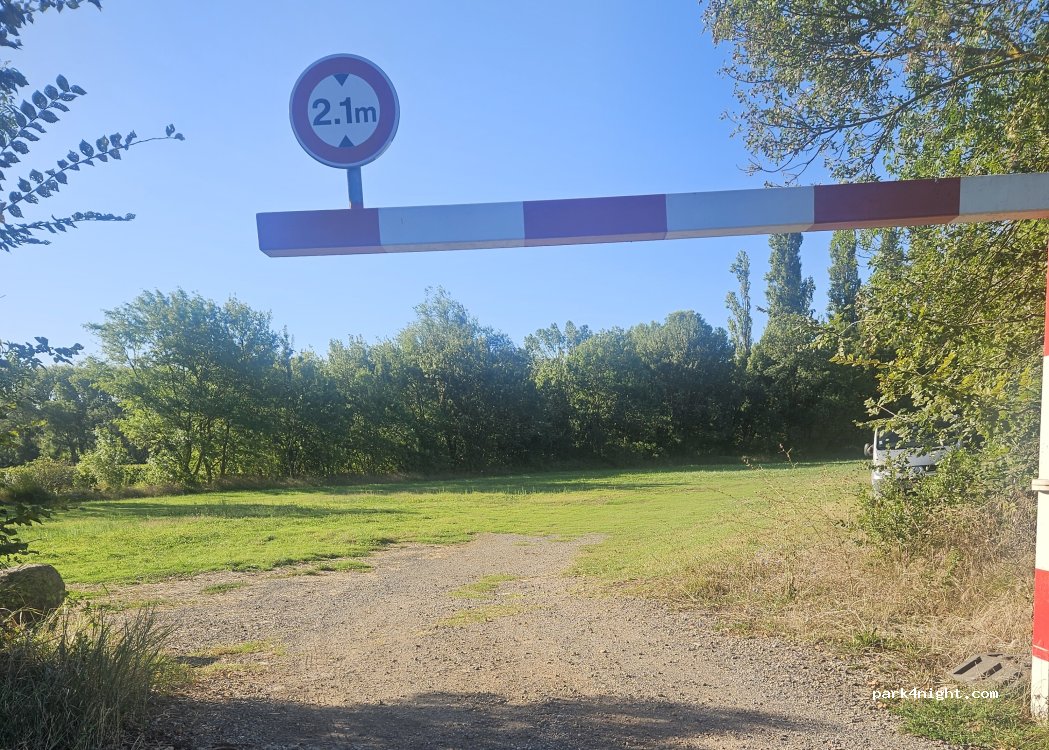 (34550) Bessan - Chemin de Saint-Bernard — foto 5