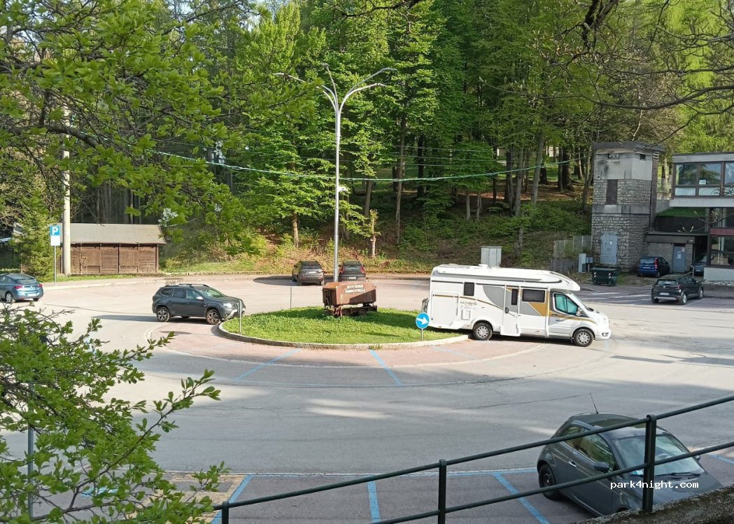 (23821) Piani Resinelli - 1 Piazzale delle Miniere — foto