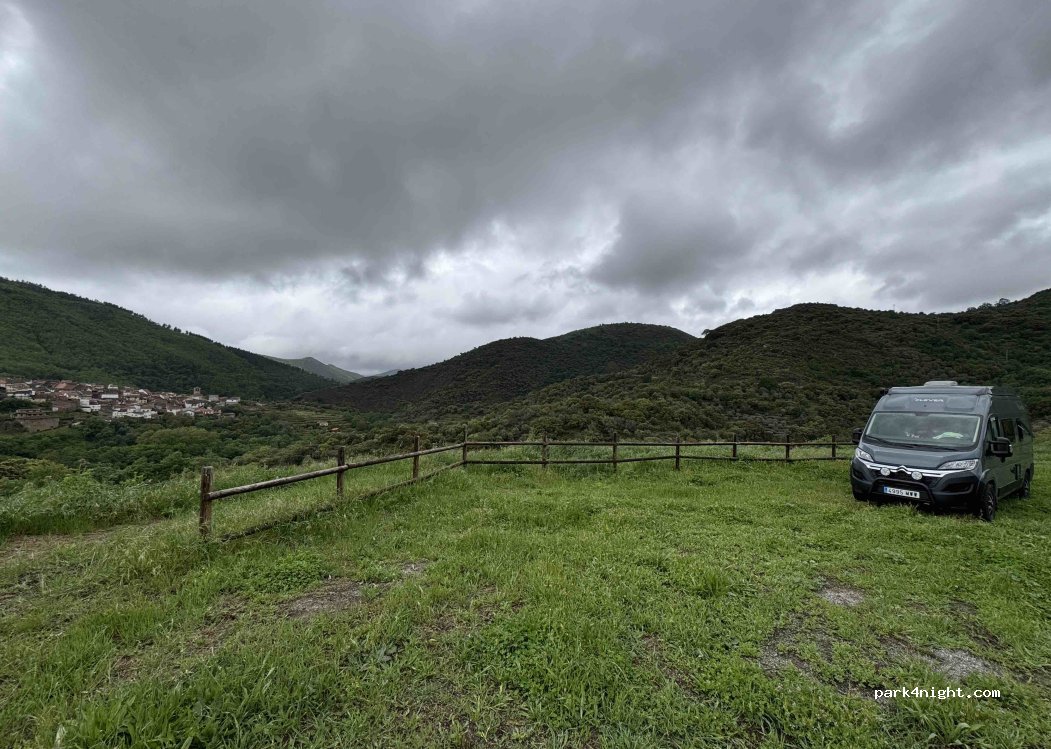 (37671) San Esteban de la Sierra - — foto 2