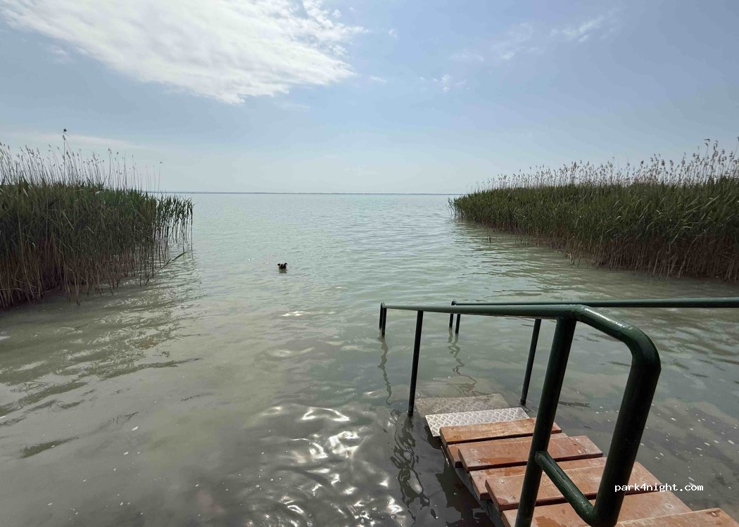 (8313) Balatongyörök - Unnamed road — foto