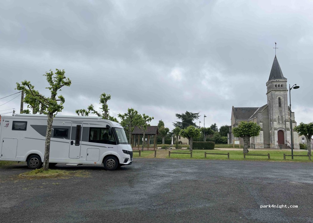 (41320) La Chapelle-Montmartin - 5 Place de l'Église — foto