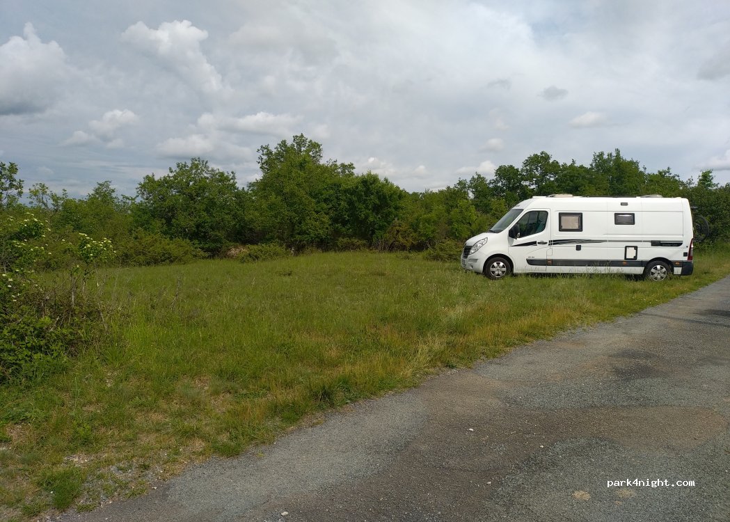 (46000) Cahors - 1086 Chemin du Pech de Fourques — foto