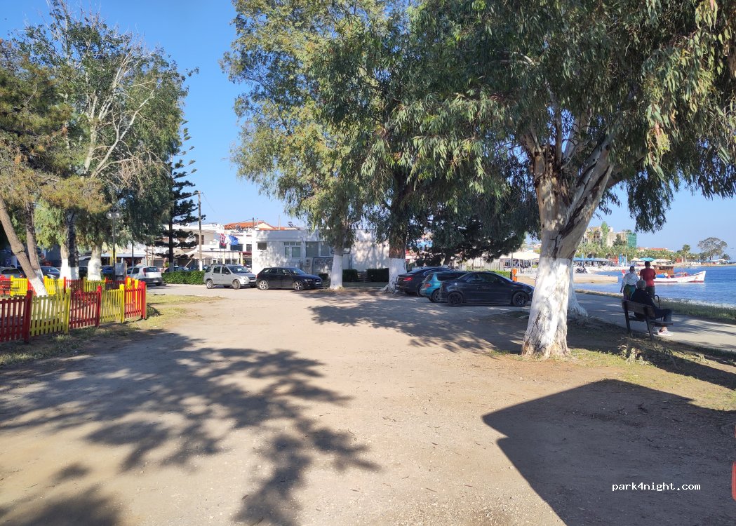 (340 08) Eretria - 52 Leoforos Archeou Theatrou — foto 2