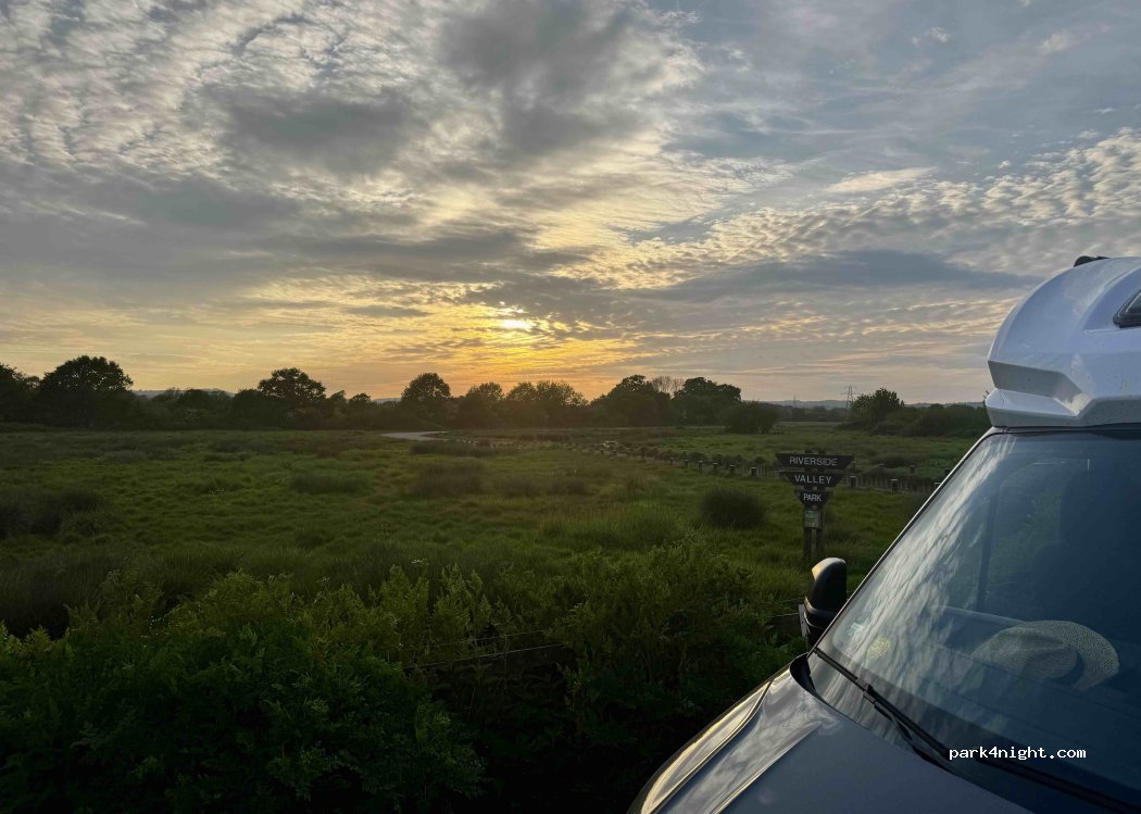 (EX2 6LR) Exeter - 64 Countess Wear Road — foto