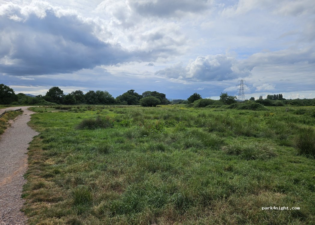 (EX2 6LR) Exeter - 64 Countess Wear Road — foto 2