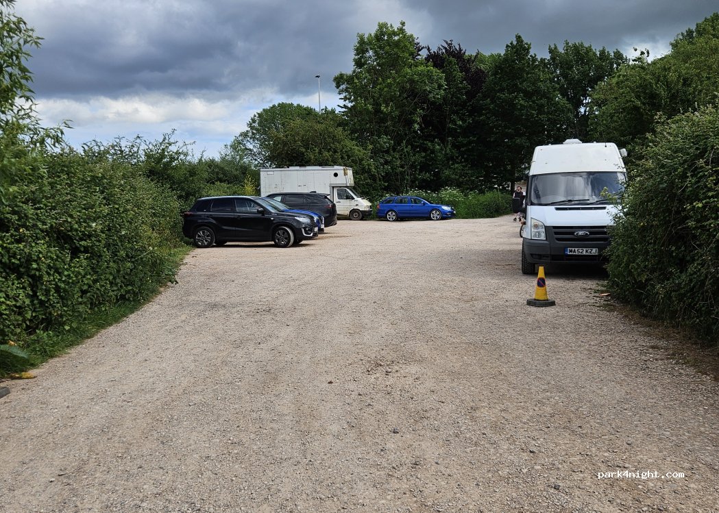 (EX2 6LR) Exeter - 64 Countess Wear Road — foto 5