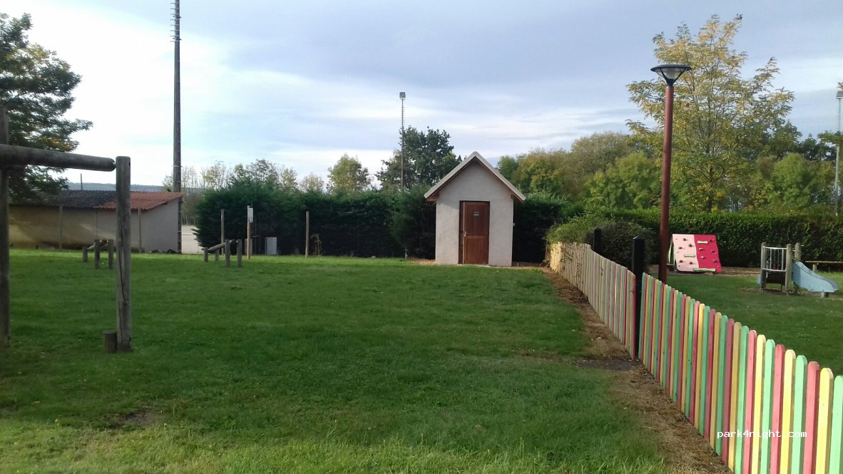 (03140) Chantelle - 24 Avenue du Stade — foto 2