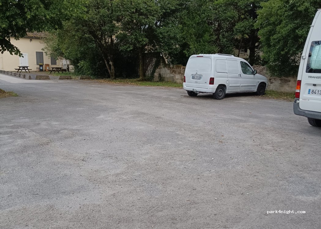 (33910) Saint-Denis-de-Pile - 80 ter Route de Paris — foto