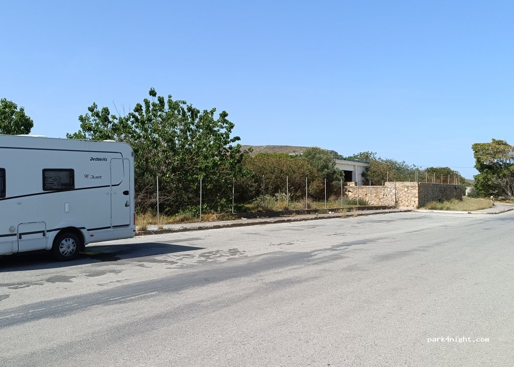 (715 00) Gournes Gouvon - Unnamed Road — foto