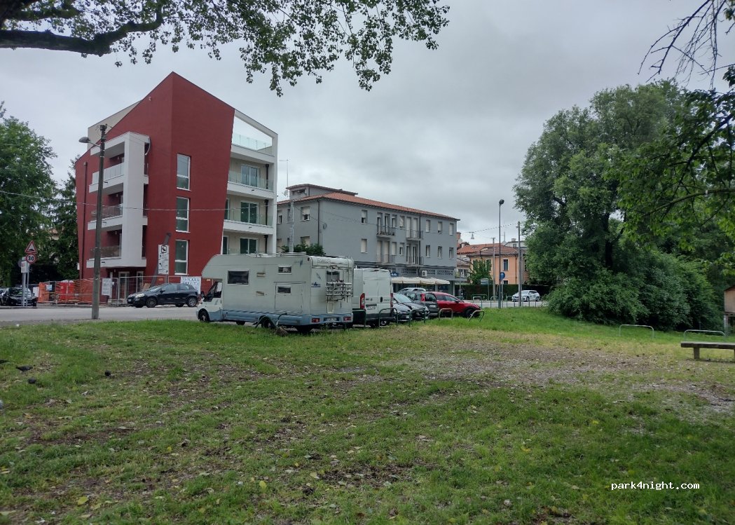 (35138) Padova - 68 Via Pilade Bronzetti — foto