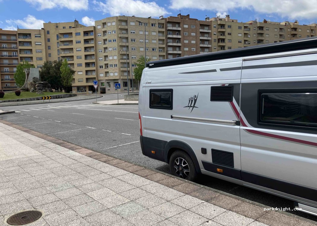(5300-399) Bragança - 37 N15 — foto 3