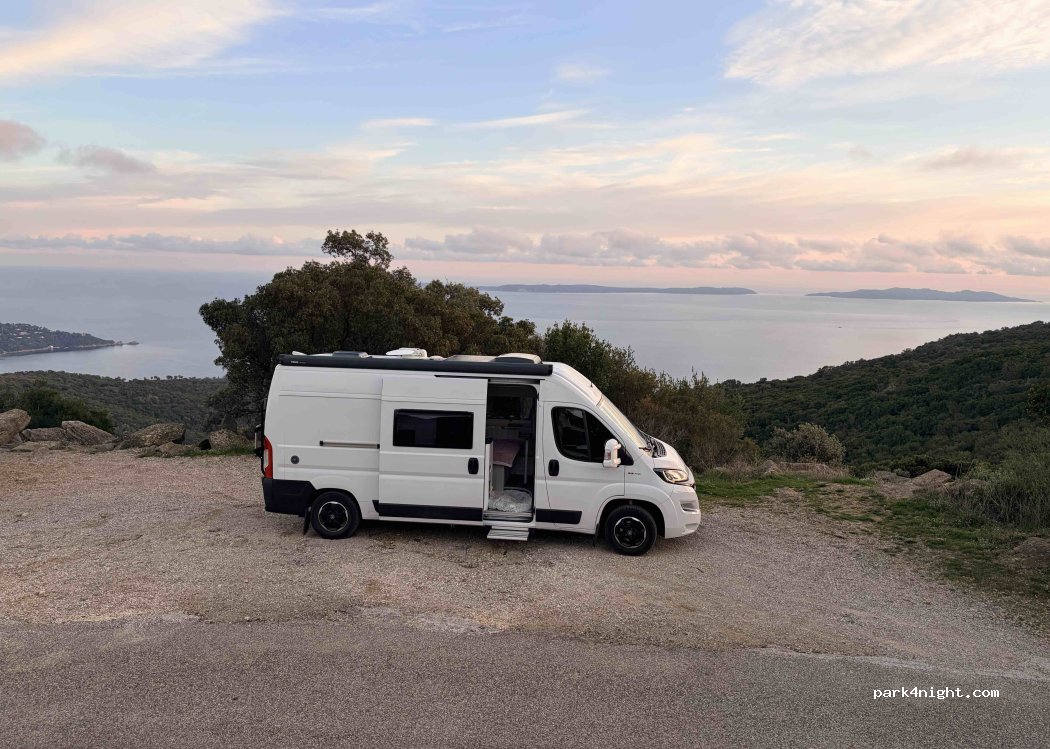 (83980) Le Lavandou - Route Forestière des Crêtes — foto 2
