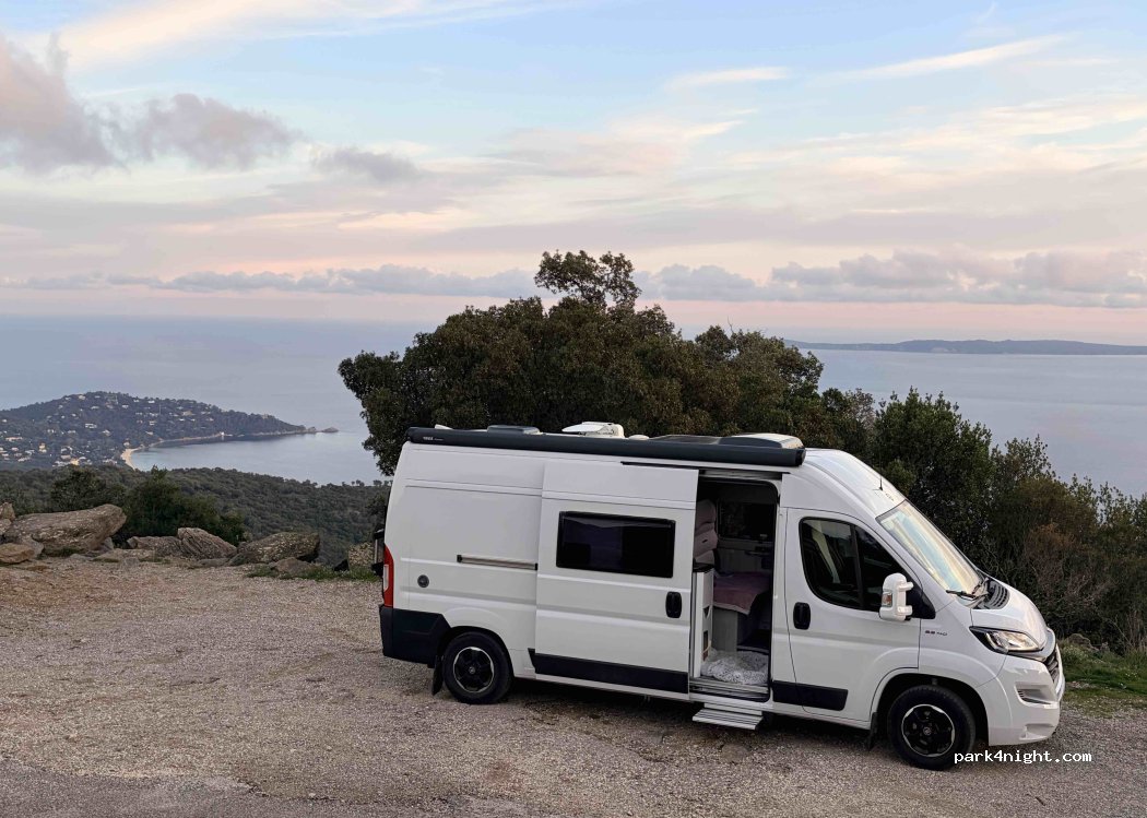 (83980) Le Lavandou - Route Forestière des Crêtes — foto 3